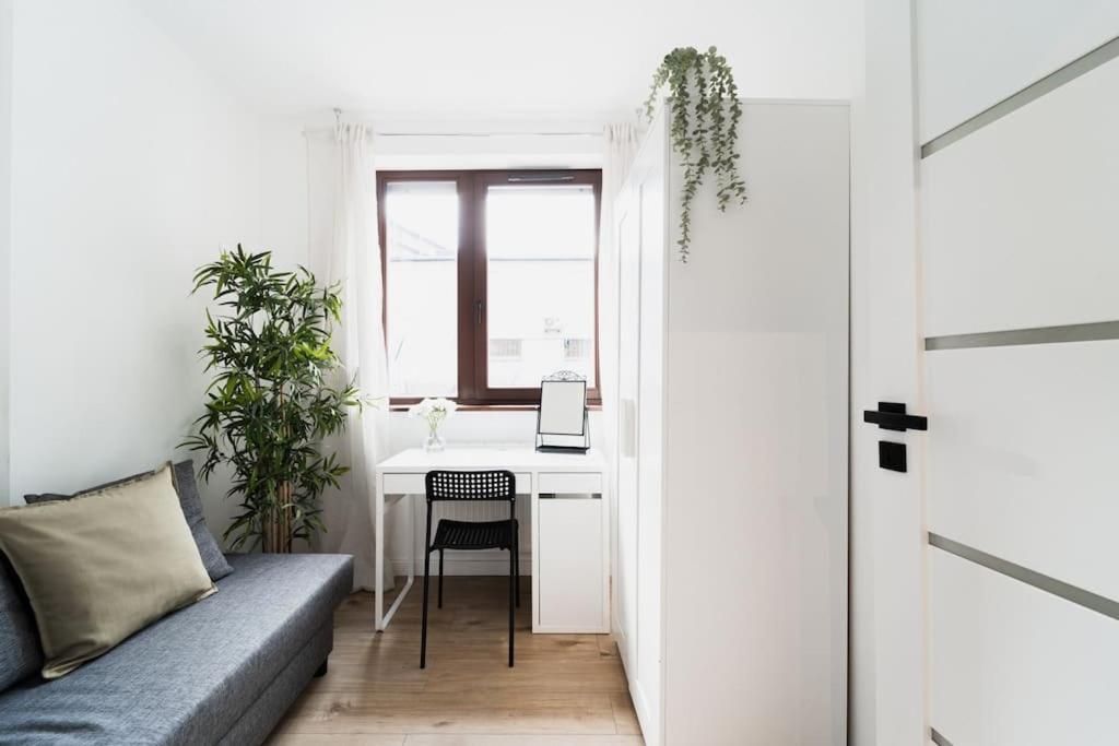 City Center - 3 Rooms - New Building - Private Parking Place - Garage Vratislav Exteriér fotografie