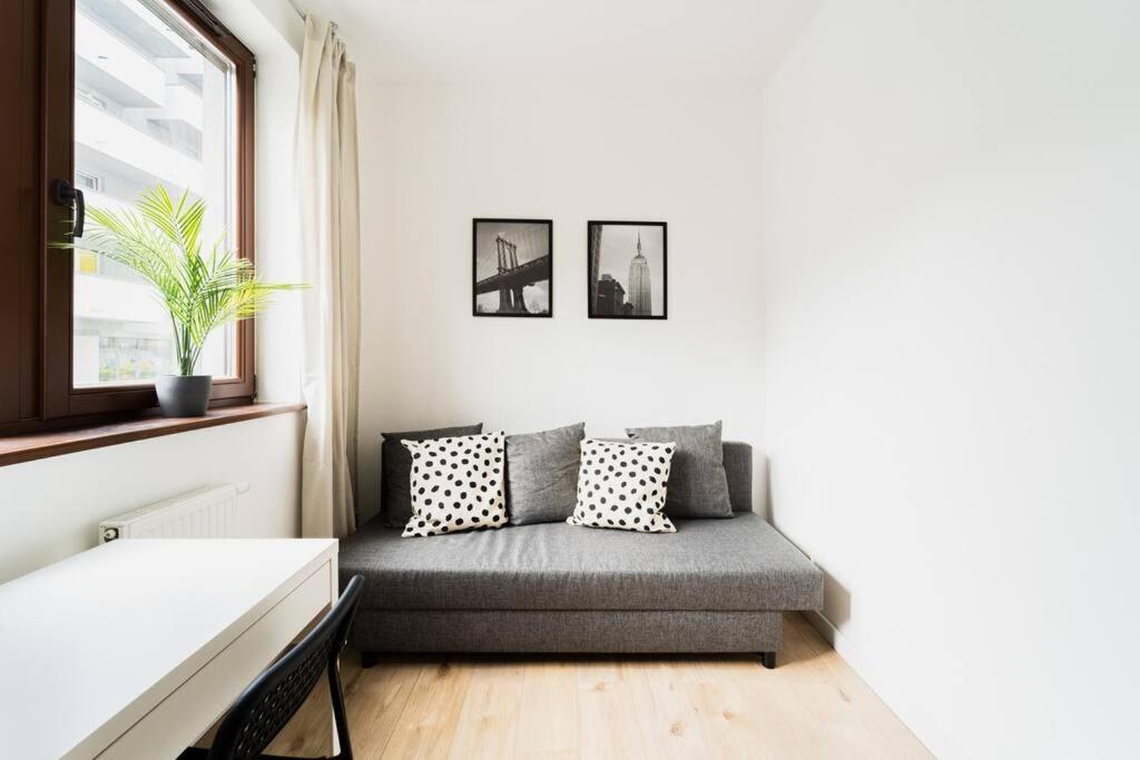 City Center - 3 Rooms - New Building - Private Parking Place - Garage Vratislav Exteriér fotografie