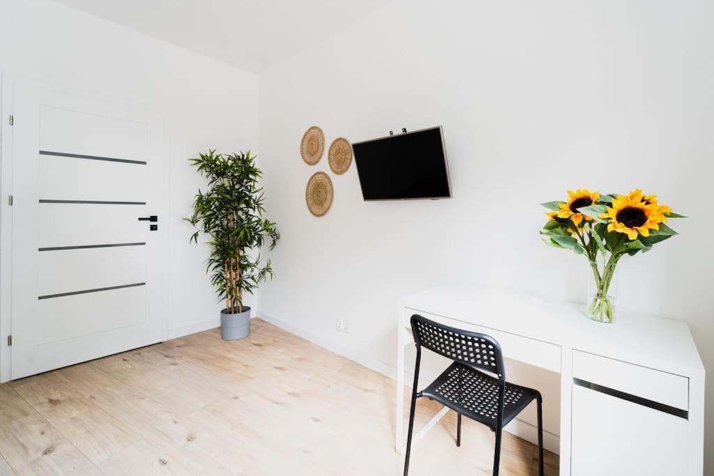 City Center - 3 Rooms - New Building - Private Parking Place - Garage Vratislav Exteriér fotografie