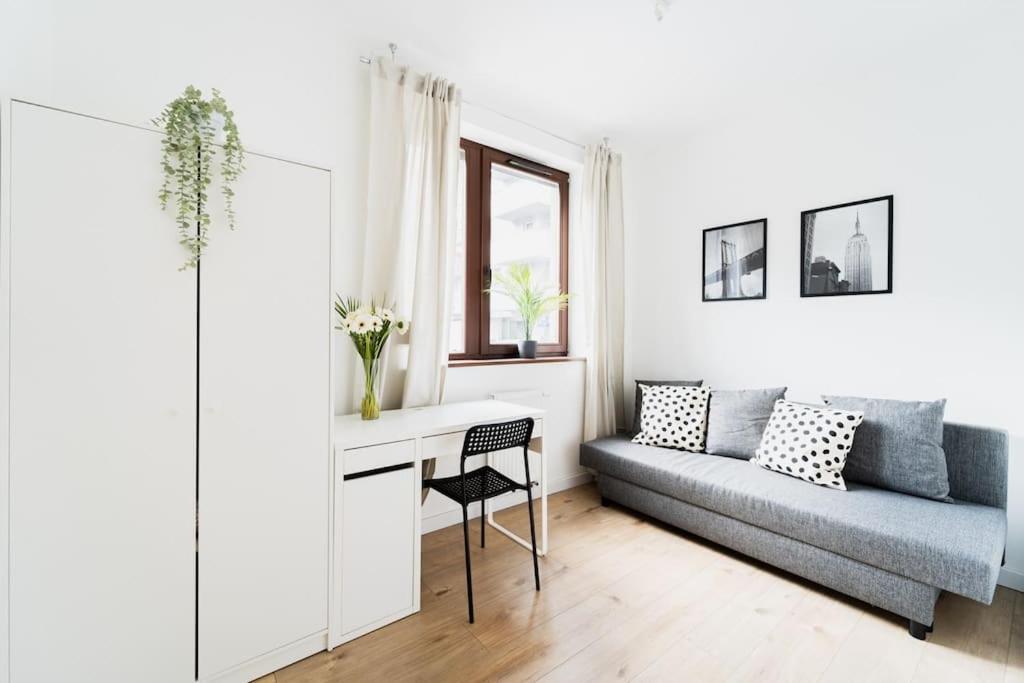 City Center - 3 Rooms - New Building - Private Parking Place - Garage Vratislav Exteriér fotografie